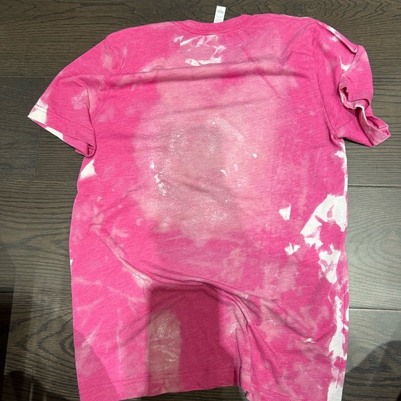 LV drip T shirt. The softest tee ever! Never worn - Picture 2 of 3